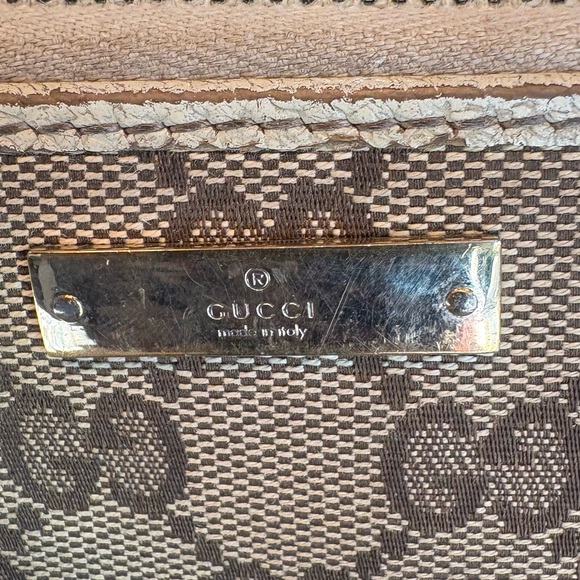 Gucci Beige and Brown Monogram Wallet - Picture 2 of 12